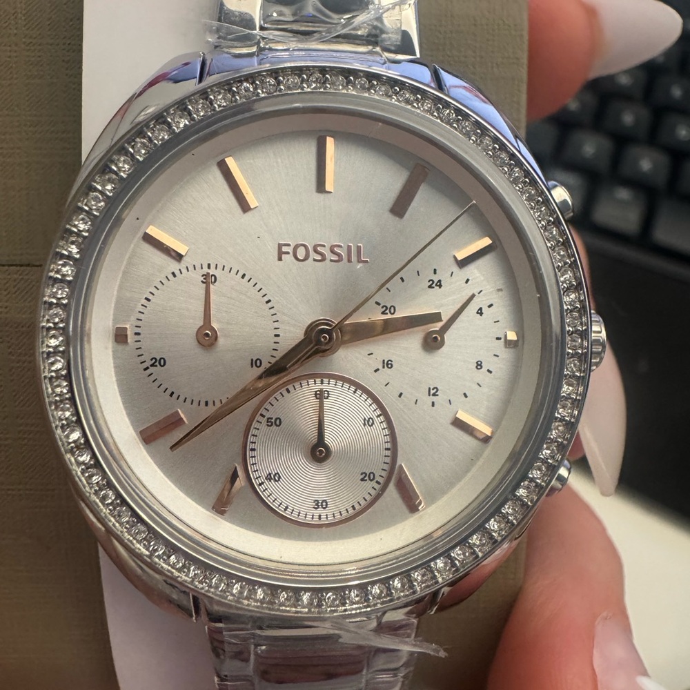 Fossil Silver Watch new with tags - Picture 2 of 7
